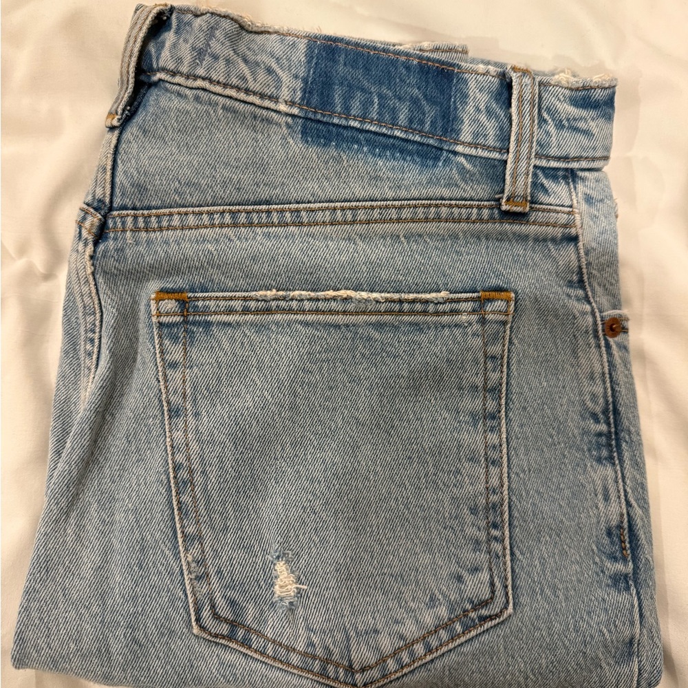 Abercrombie 90s Straight Ultra High Rise with Slit